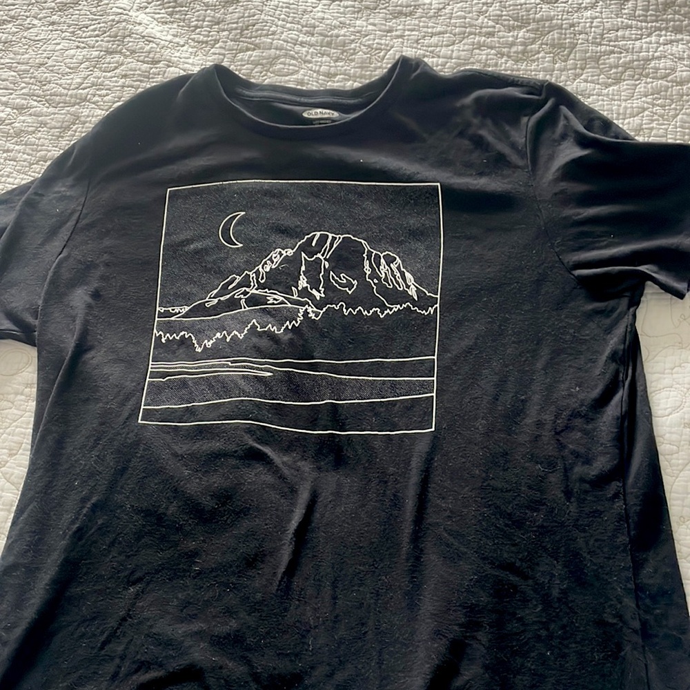 Old Navy T-shirt